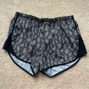 Nike Women's Black & White Dri-Fit Running Shorts w/ Lining - Size S - VGUC